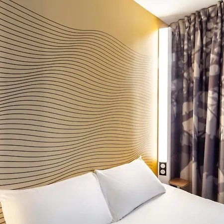 Hotel Aeroport Arenas 3*